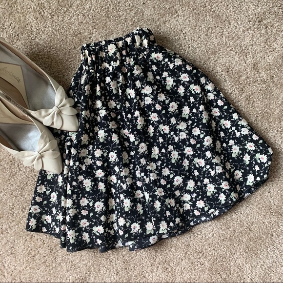 Vintage Floral Skater Skirt - Picture 5 of 6